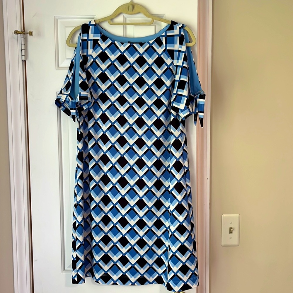 New York Clothing Company Size 10 Blue Diamond Patterned Tie Sleeve Dress